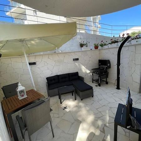 Seaesta Holiday- Modern Studio Lägenhet Trogir Exteriör bild